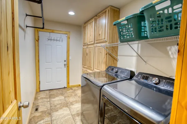 $699,000 | 2010 Christmas Pine Road, Overgaard, AZ 85933