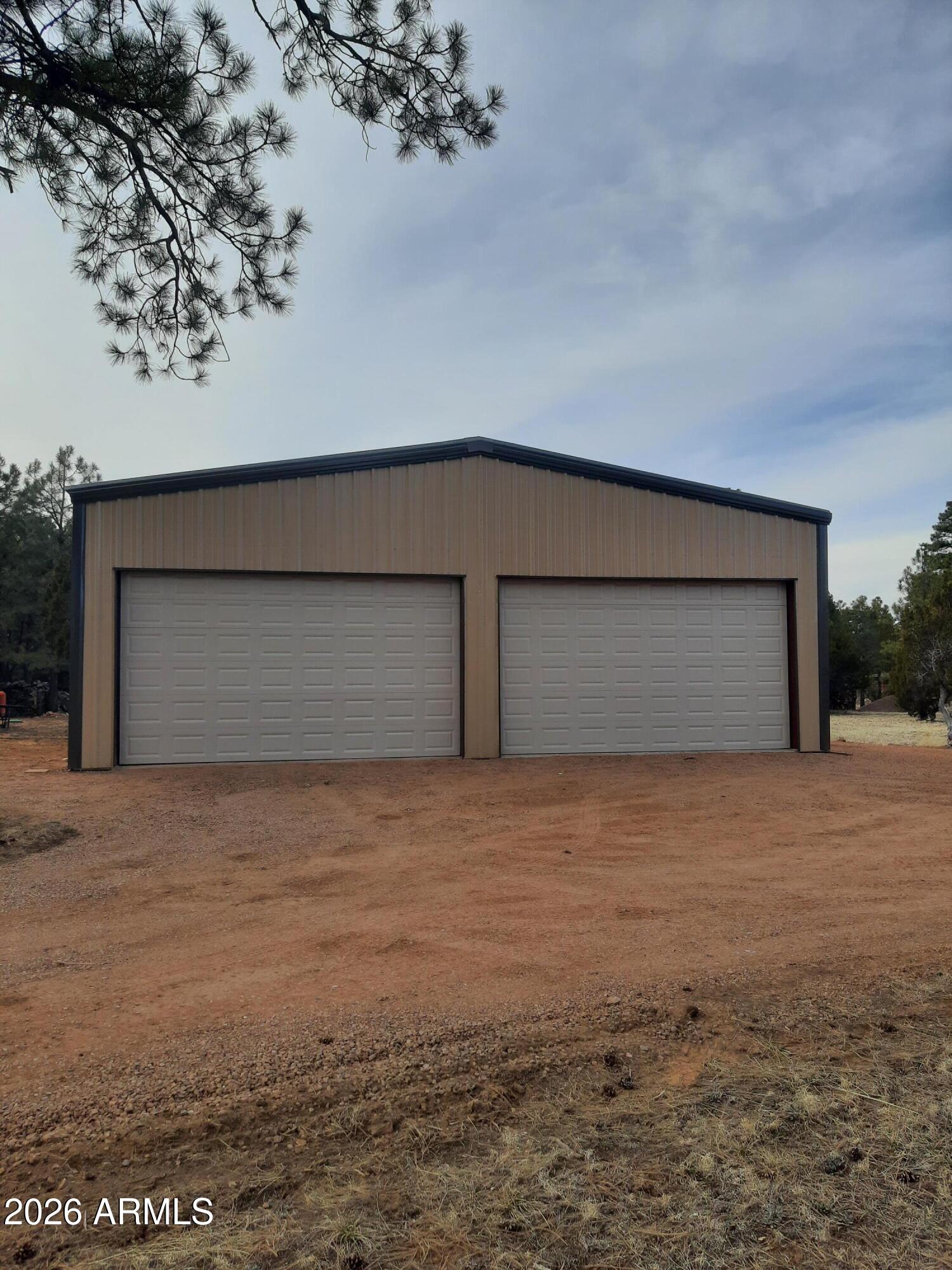 2010 Christmas Pine Road Overgaard, AZ 85933 - Photo 5 of 20 2010 Detached garage