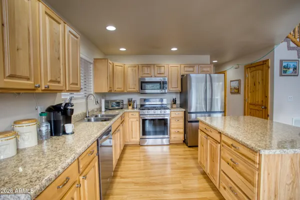 $699,000 | 2010 Christmas Pine Road, Overgaard, AZ 85933