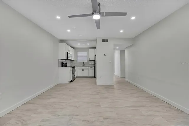 $1,350 | 10931 West Tidewater Circle, Unit 10986, Crystal River, FL 34428