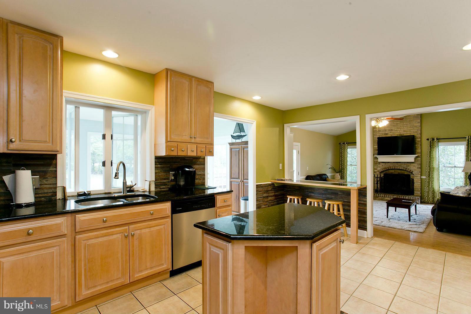 343 Warm Springs Road Winchester, VA 22603 - Photo 7 of 30 Kitchen