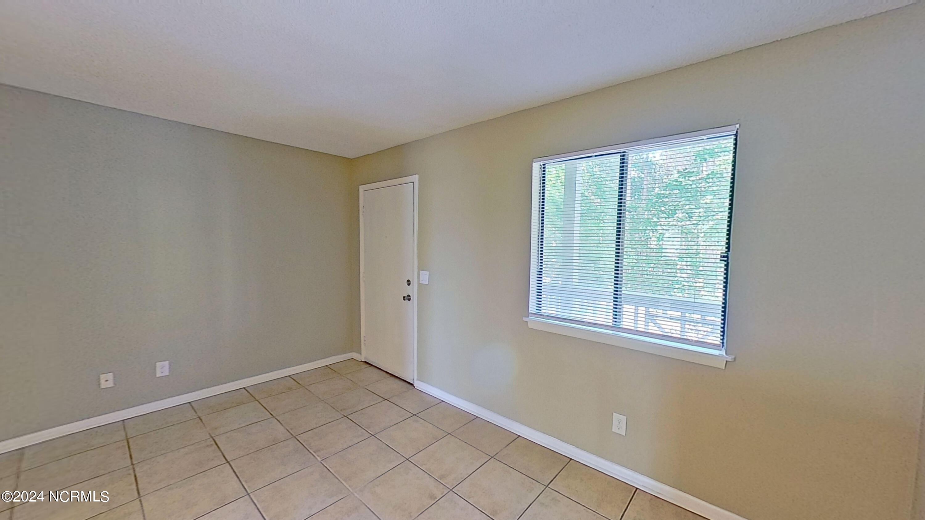 4750 Seahawk Court, Unit 8 Wilmington, NC 28403 - Photo 4 of 13 04-4750 Seahawk Square