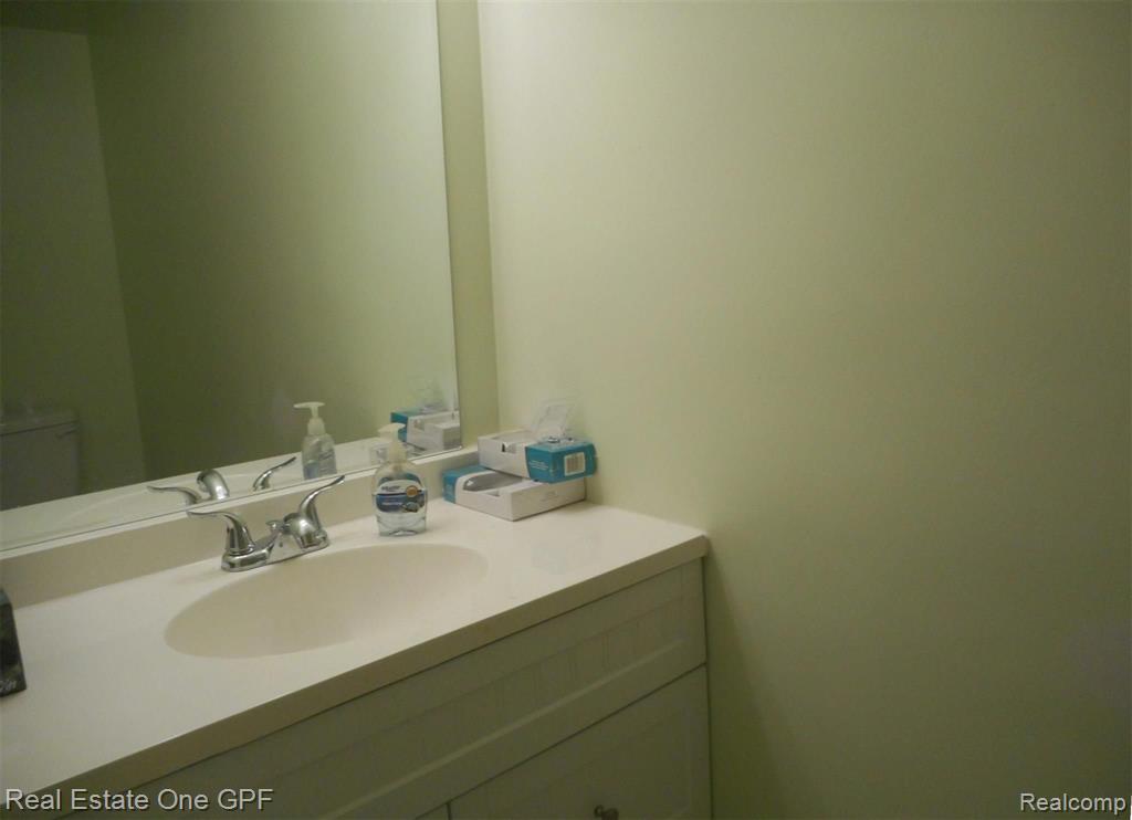 1712 Vernier Road Grosse Pointe Woods, MI 48236 - Photo 12 of 12