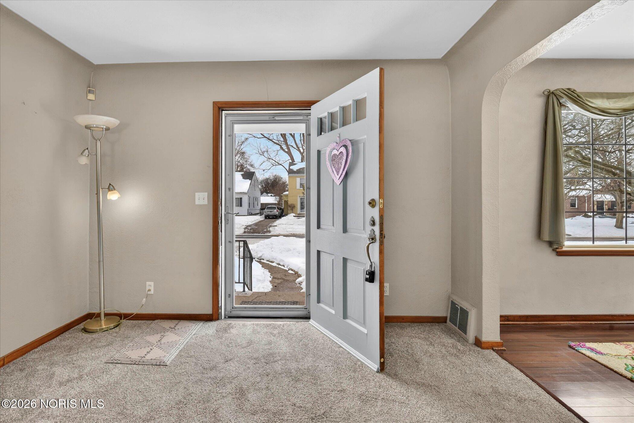 4214 Grantley Road Toledo, OH 43613 - Photo 2 of 39 07-4214-Grantley-Rd-Toledo-OH-43613-Wind