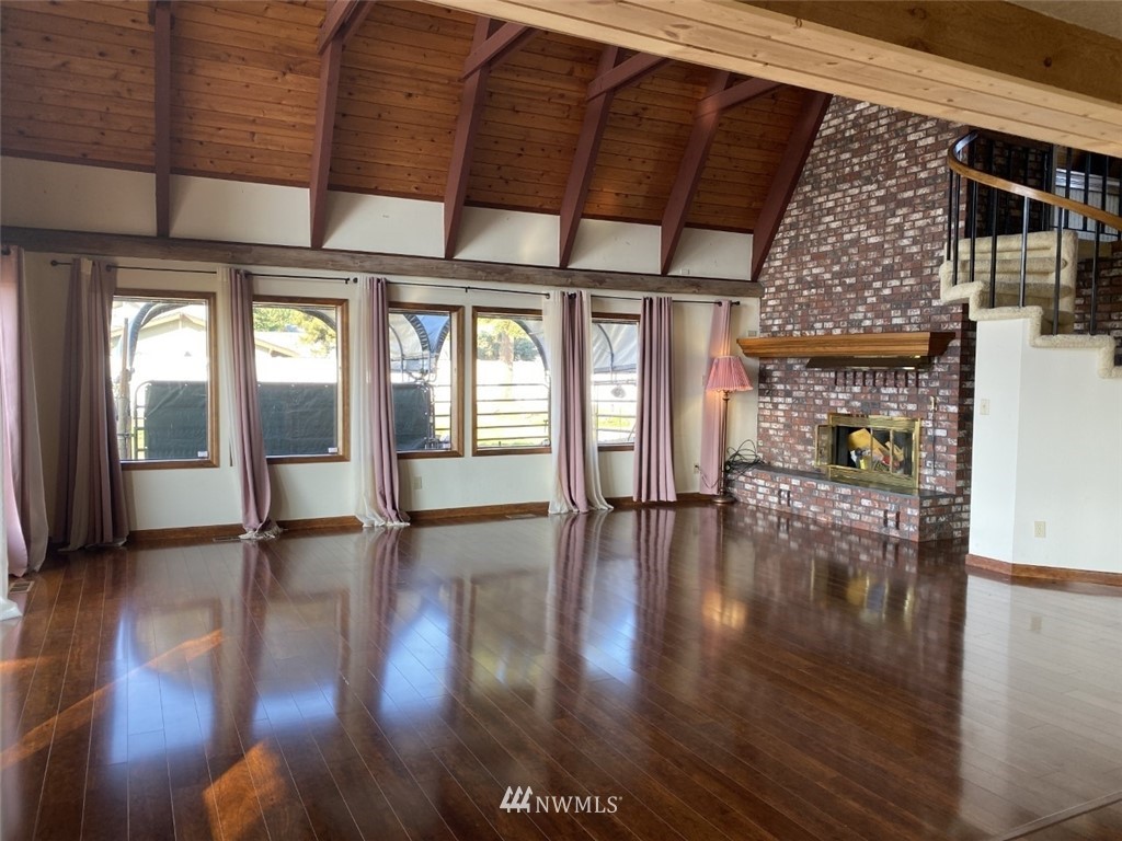 7419 Willow Grove Road Longview, WA 98632 - Photo 12 of 24 a view of an entryway with wooden floor