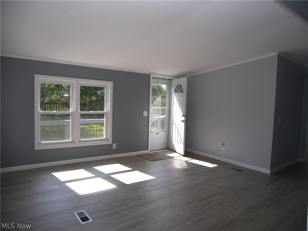 4312 Jaeger Road Lorain, OH 44053 - Photo 3 of 24 Gallery Image 3