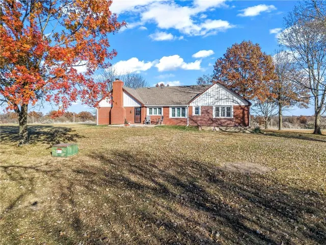 $400,000 | 148 Southwest 1971st Road, Kingsville, MO 64061