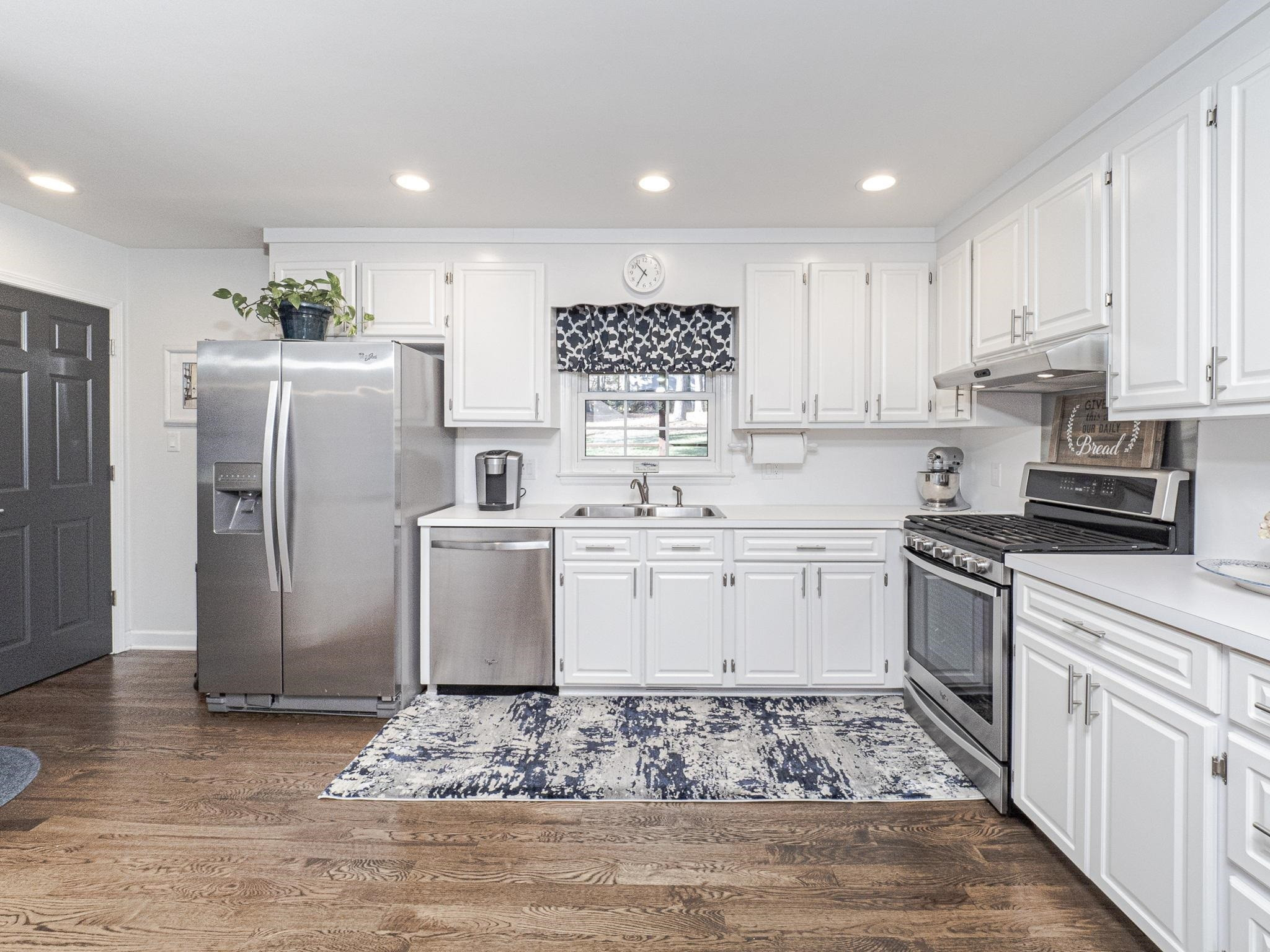 6813 Valley Drive Raleigh, NC 27612 - Photo 11 of 37 Photo 11
