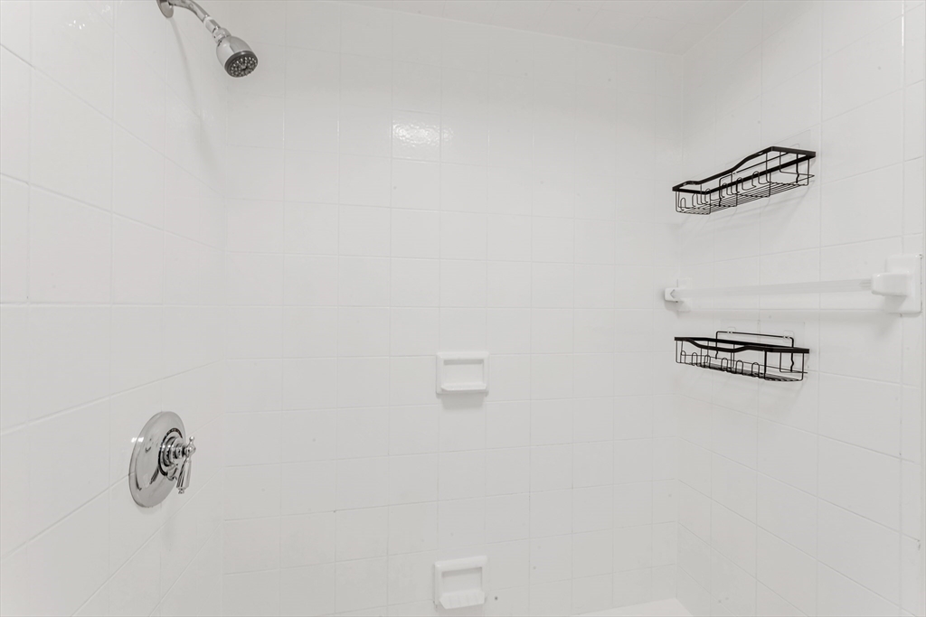 21-23 Richards Road, Unit 21 Watertown, MA 02472 - Photo 19 of 28