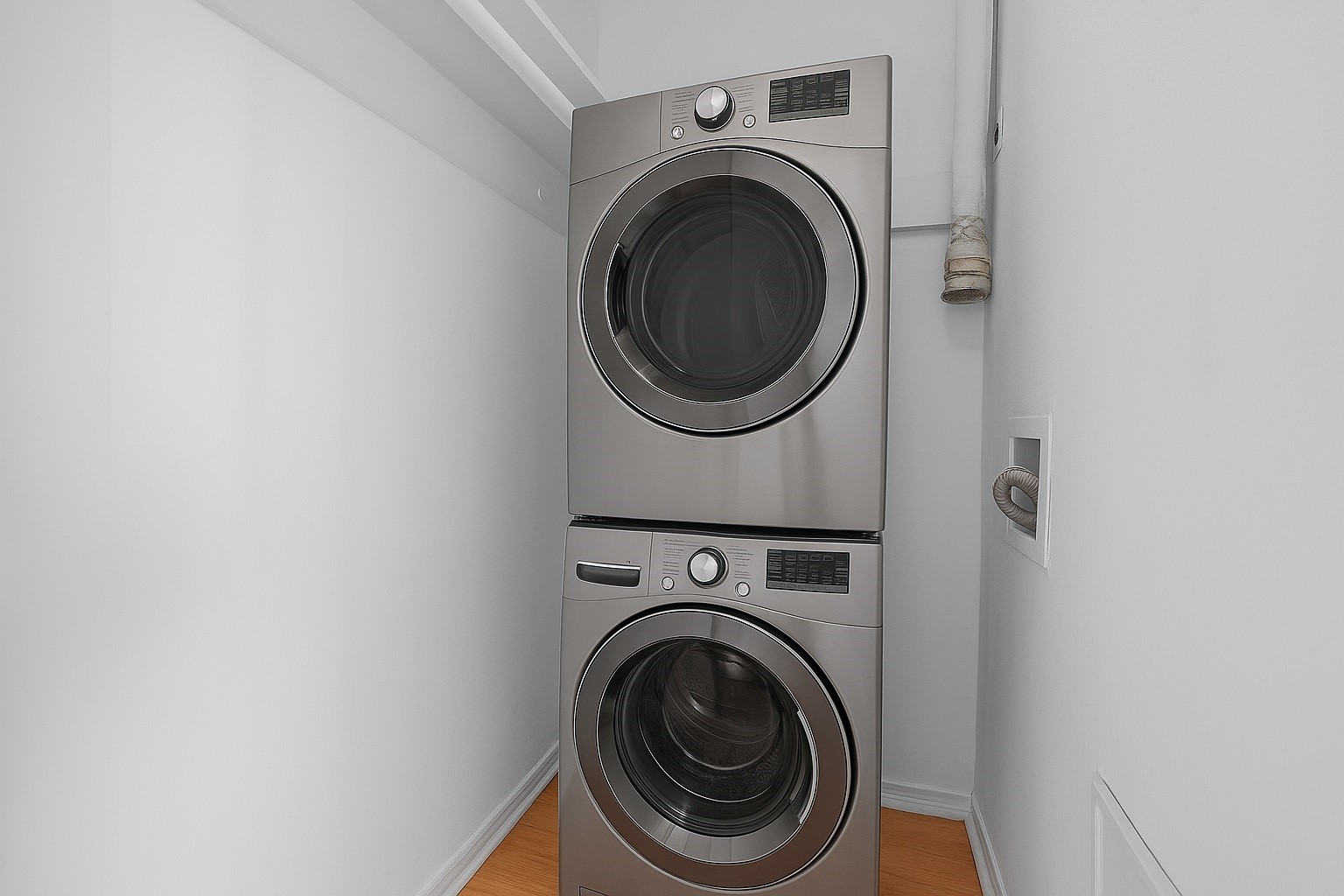 1849 Marshall Street, Unit 9 Houston, TX 77098 - Photo 13 of 25 Virtually Staged