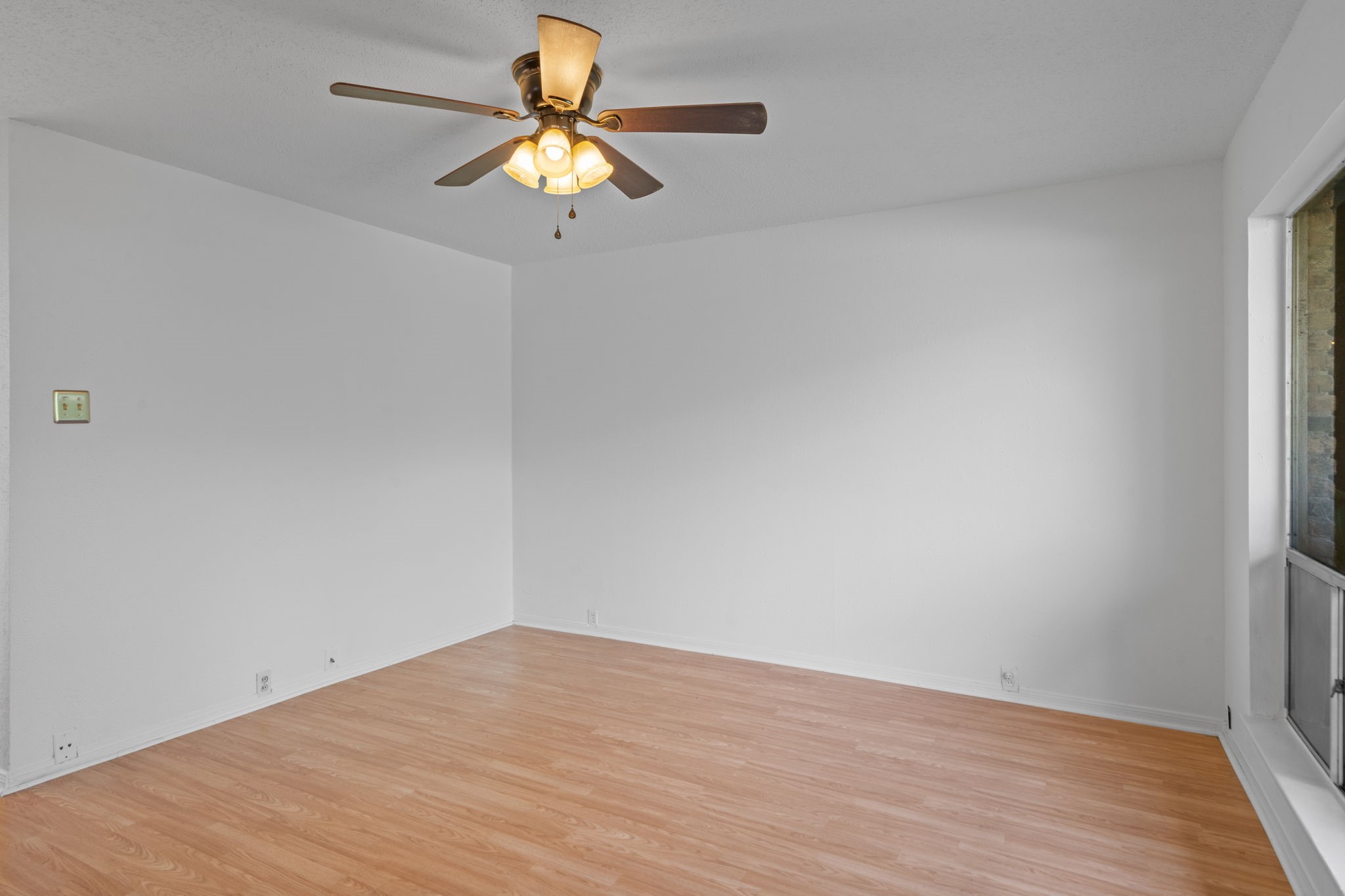 1849 Marshall Street, Unit 9 Houston, TX 77098 - Photo 18 of 25 Primary Bedroom