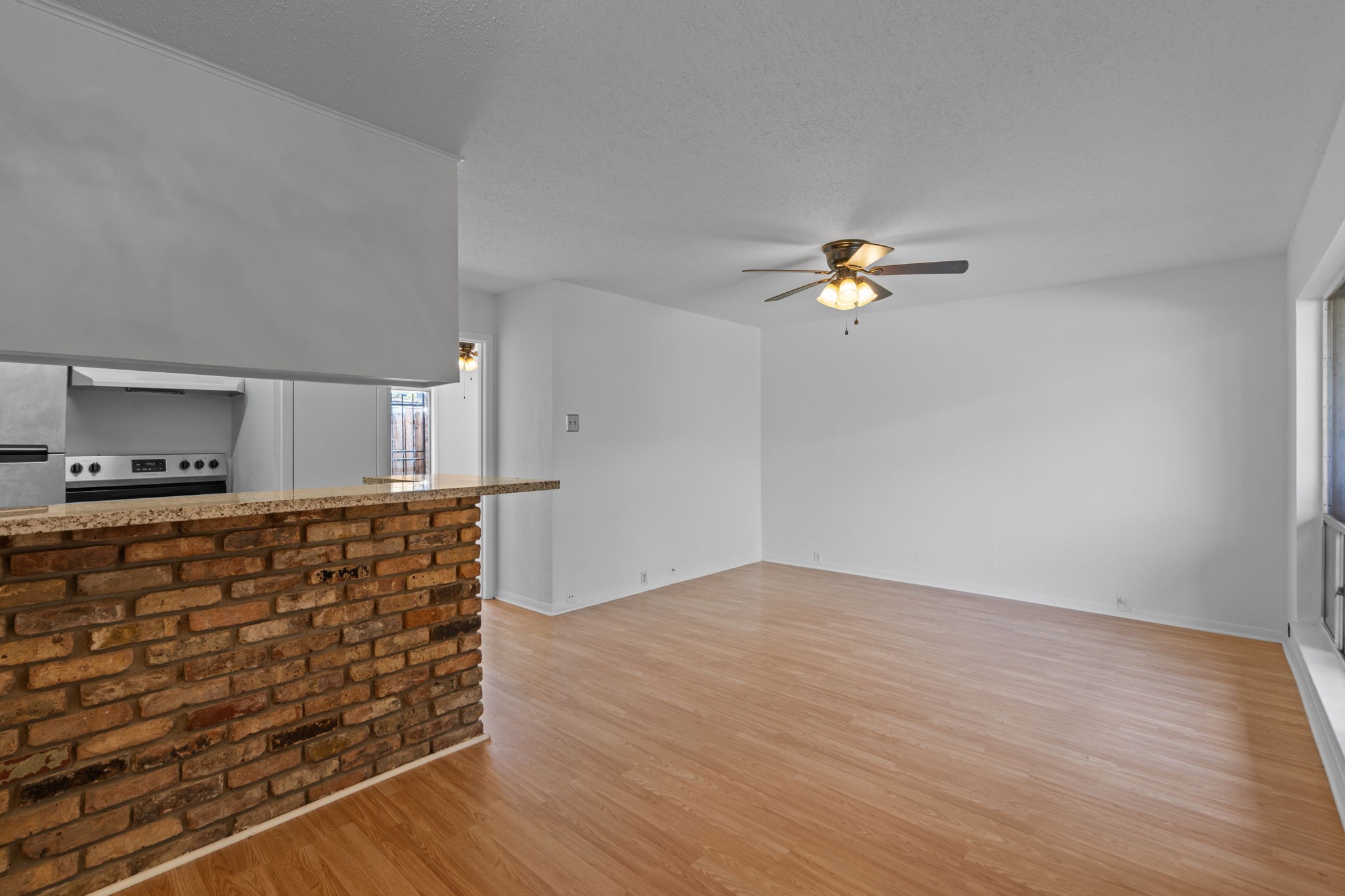 1849 Marshall Street, Unit 9 Houston, TX 77098 - Photo 10 of 25 Open Layout