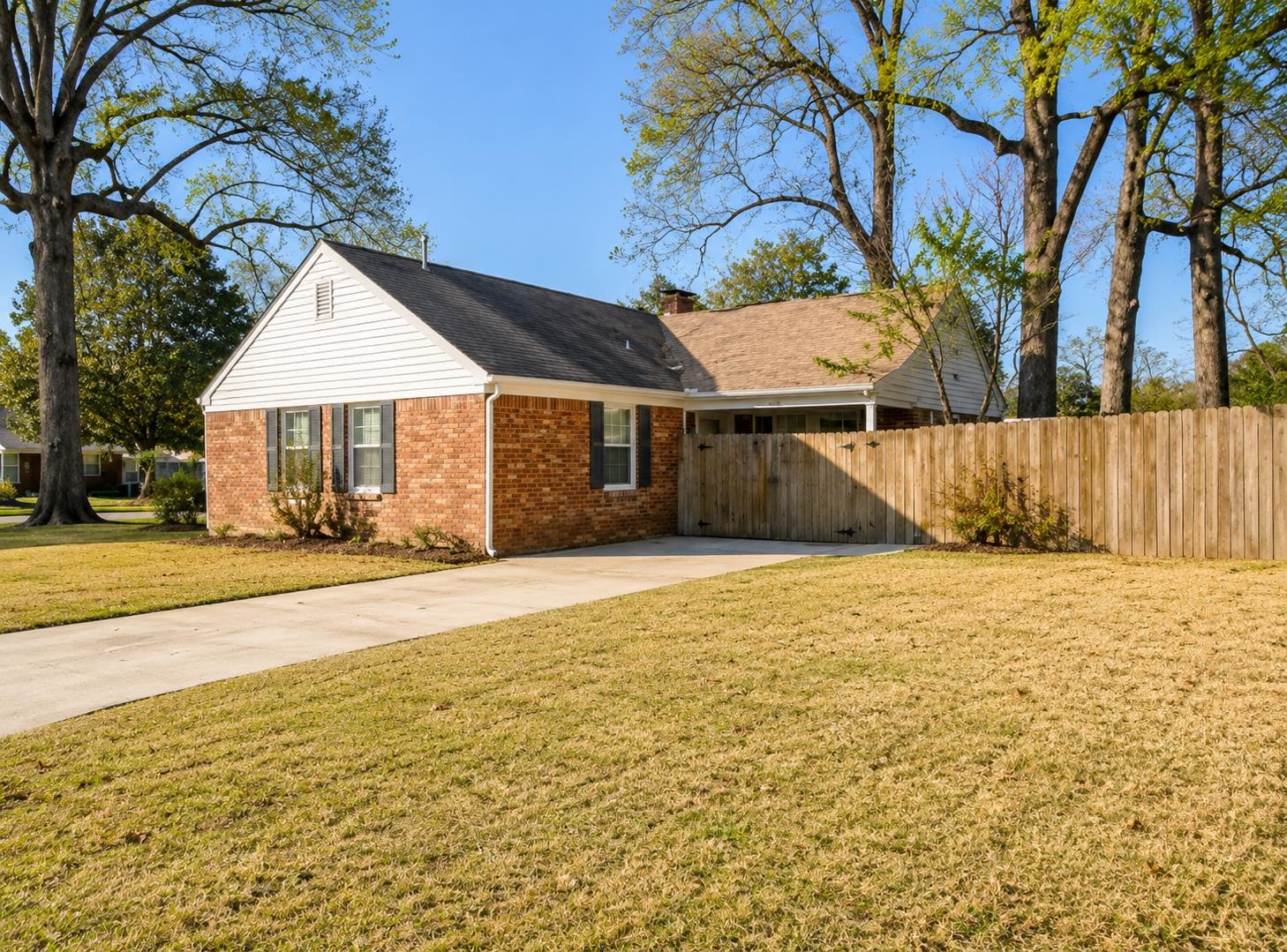 4980 Dee Road Memphis, TN 38117 - Photo 2 of 16