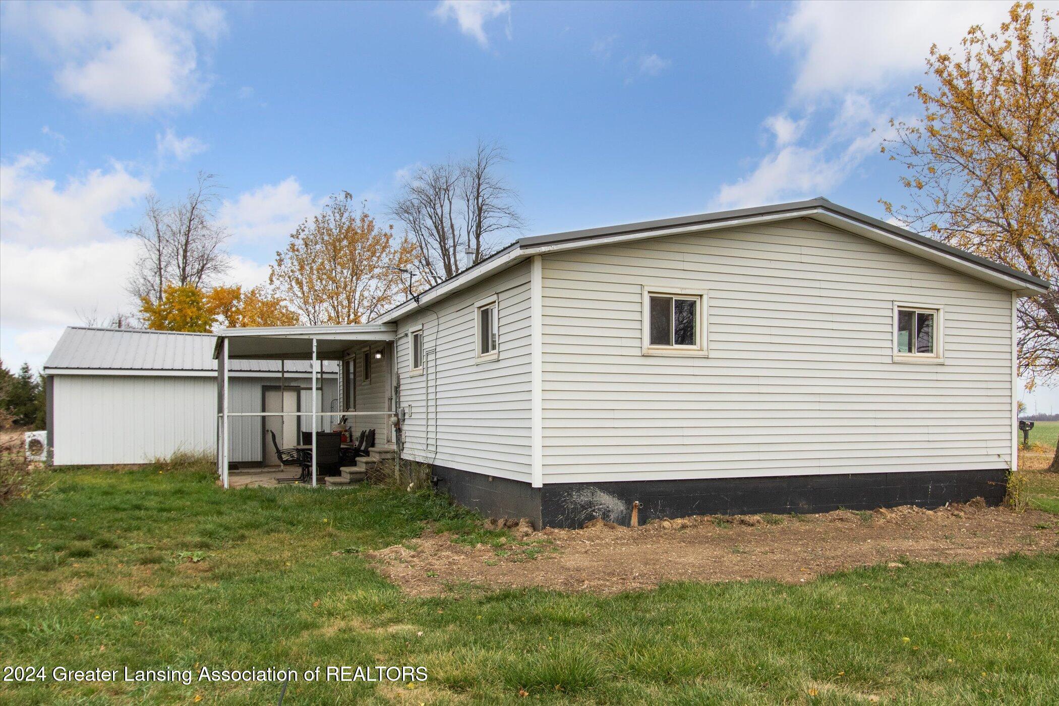 7300 South Rich Road Middleton, MI 48856 - Photo 35 of 36 37-7300-Rich-Rd-Middleton-MI-48856-Windo