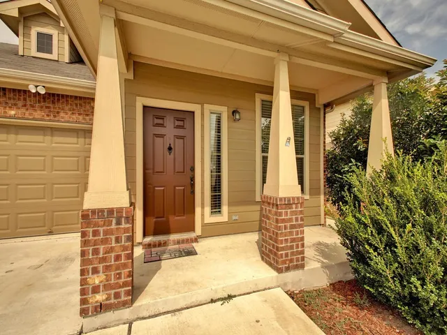 a view of entrance front of the house
