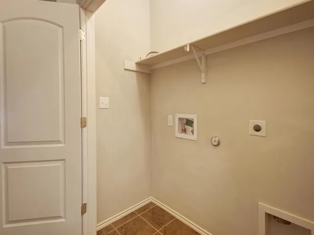 a view of utility room