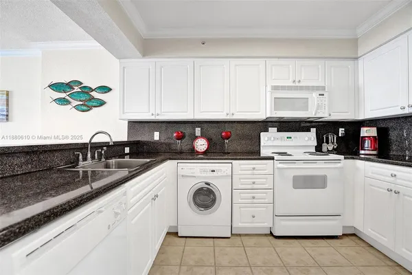$2,100 | 2501 South Ocean Drive, Unit 903, Hollywood, FL 33019