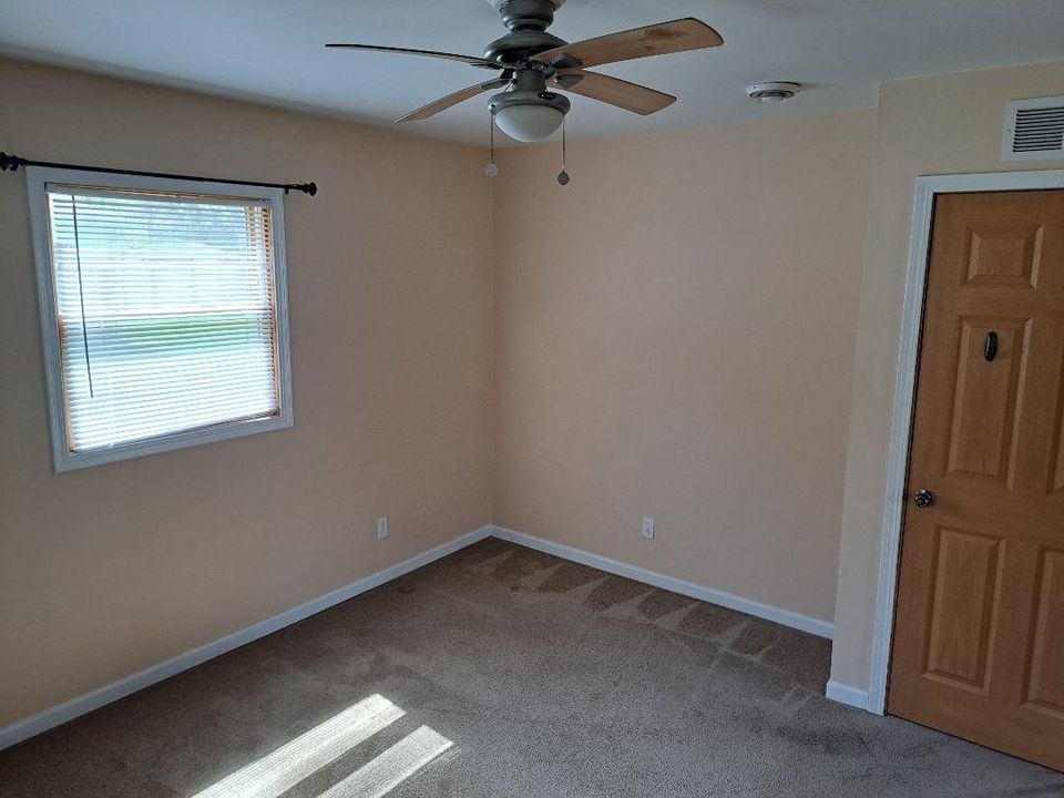 9155 Kings Road Morris, IL 60450 - Photo 12 of 15 an empty room with a window