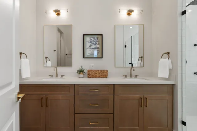 $675,000 | 1142 West 16th Street, Houston, TX 77008