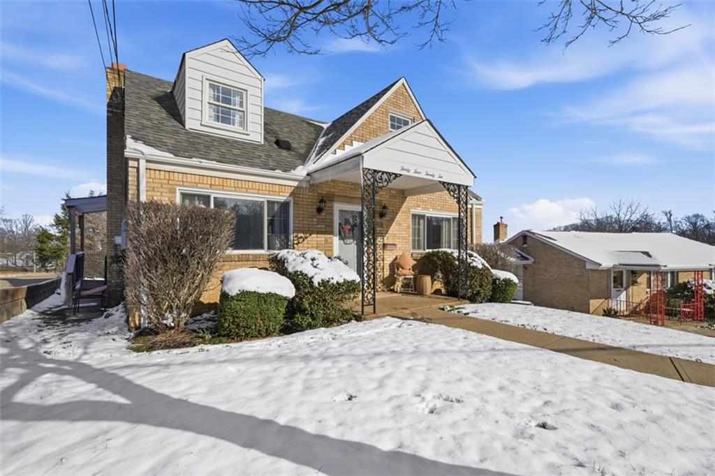 3422 Lockridge Road Castle Shannon, PA 15234 - Photo 3 of 35 Gallery Image 3