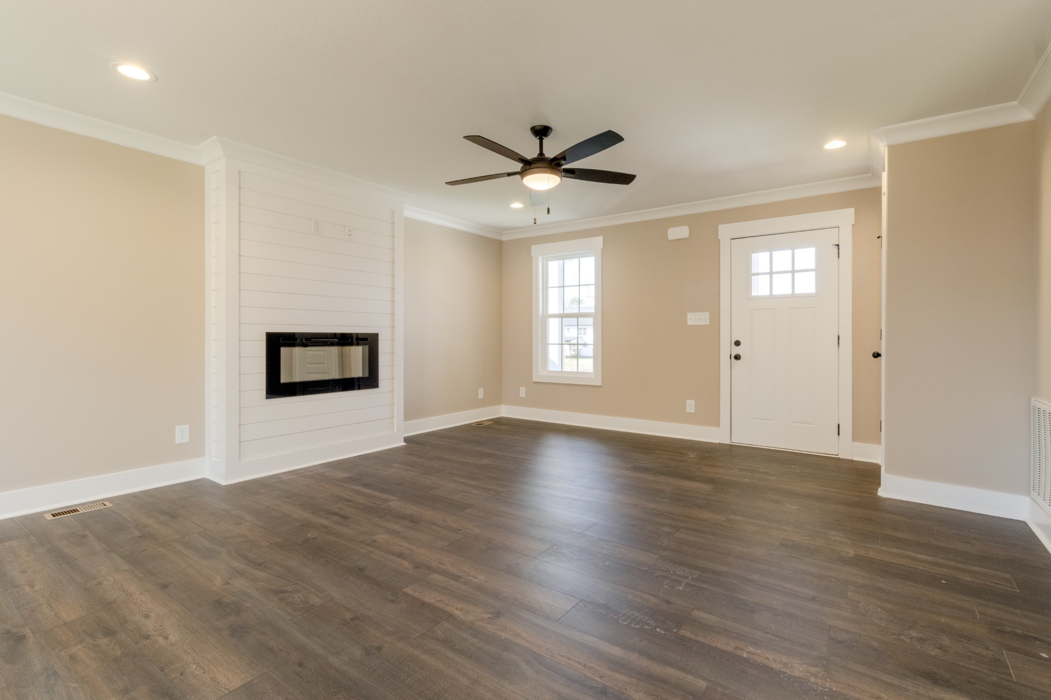 850 Limestone Way Clarksville, TN 37043 - Photo 3 of 20