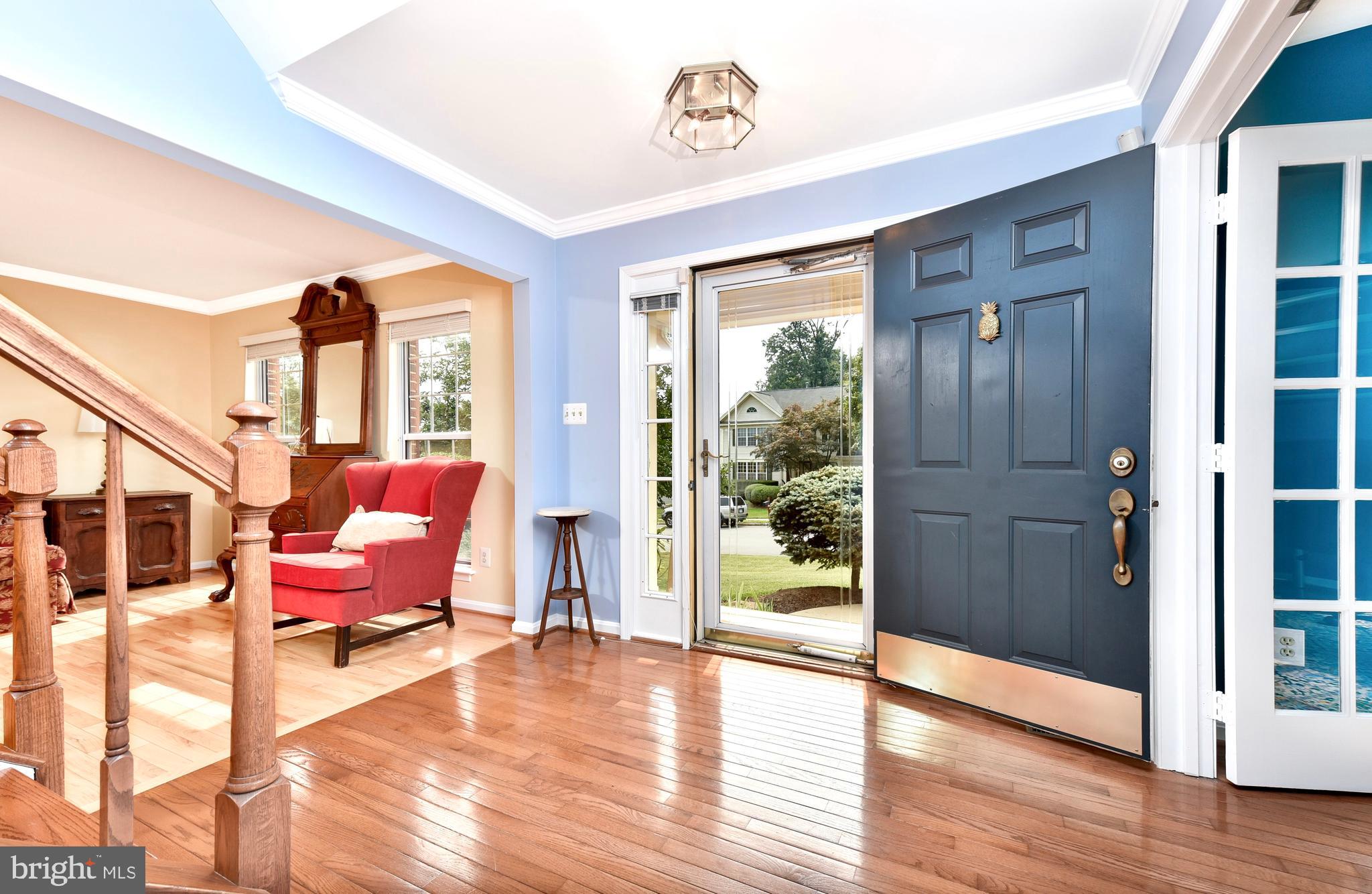 21297 Mirror Ridge Place Sterling, VA 20164 - Photo 2 of 44 SPACIOUS FOYER
