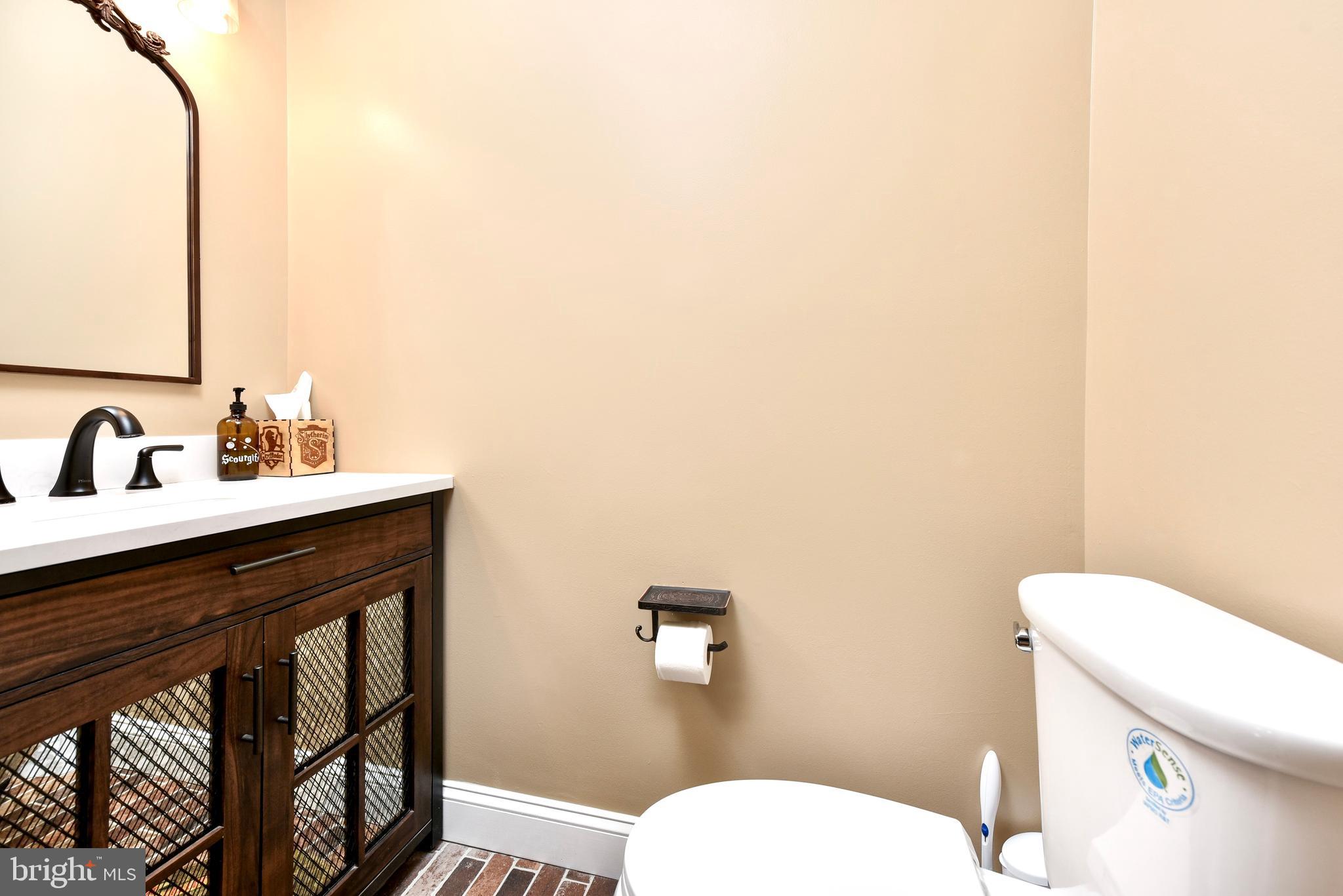 21297 Mirror Ridge Place Sterling, VA 20164 - Photo 20 of 44 HALF BATH ON MAIN LEVEL