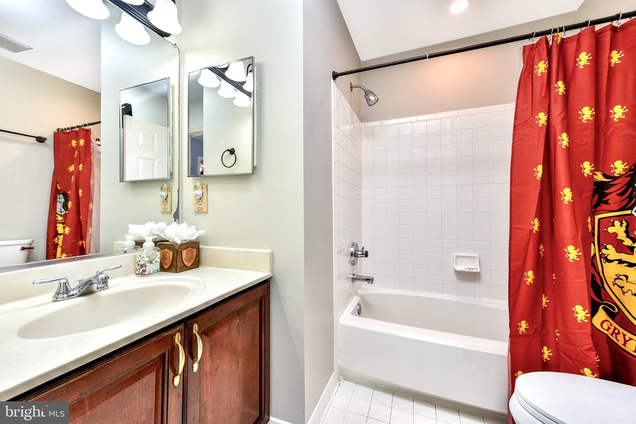 21297 Mirror Ridge Place Sterling, VA 20164 - Photo 32 of 44 FULL BATH ON UPPER LEVEL