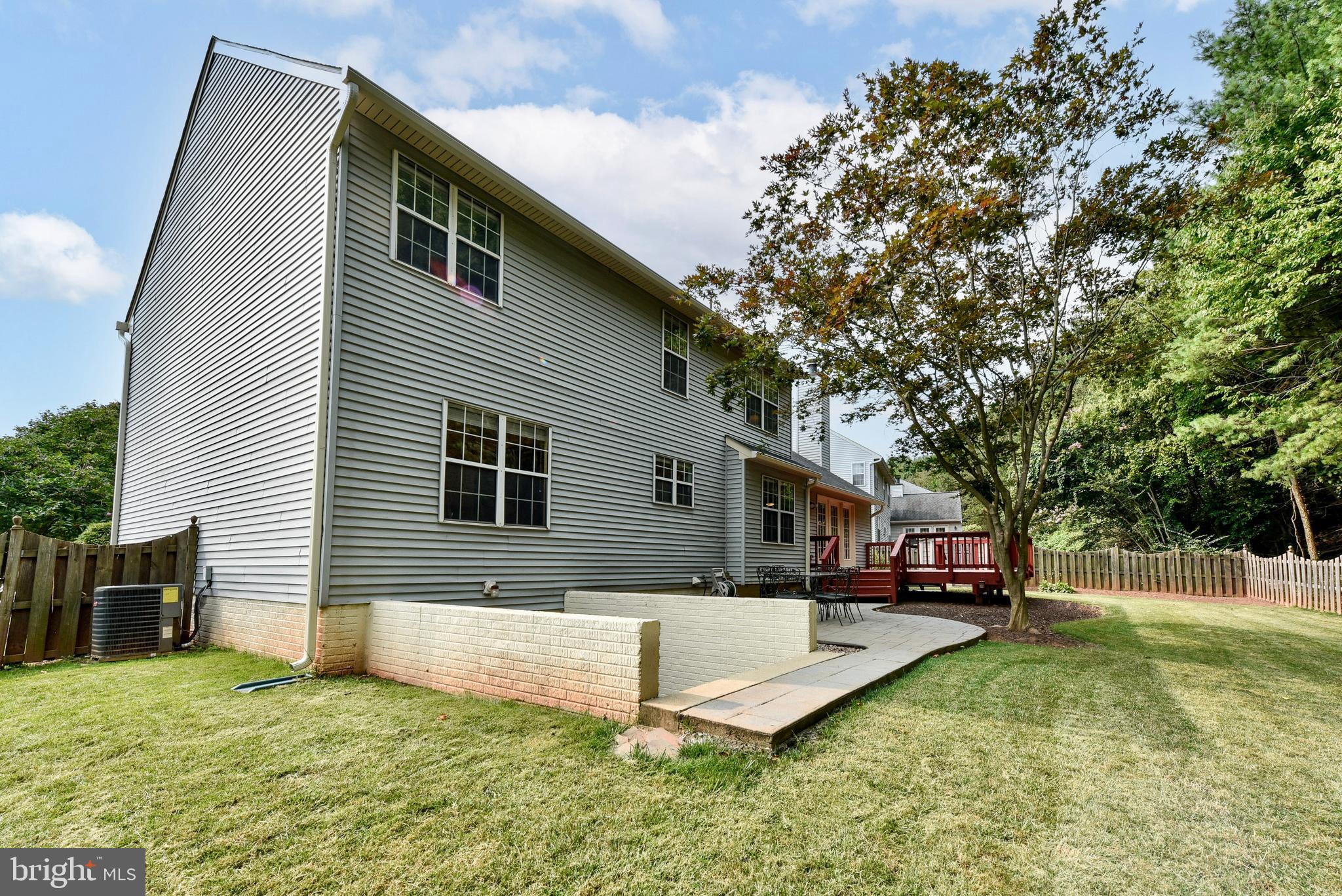 21297 Mirror Ridge Place Sterling, VA 20164 - Photo 38 of 44 SIDE VIEW