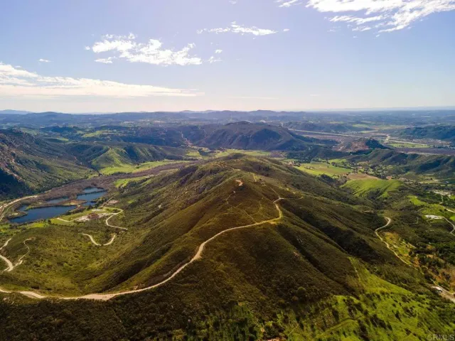 a view of an outdoor space