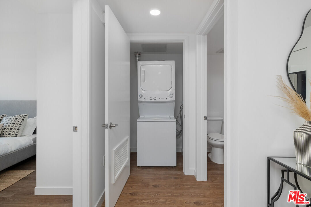 1011 Everett Street, Unit A201 Los Angeles, CA 90026 - Photo 15 of 17 a view of a bedroom from the hallway