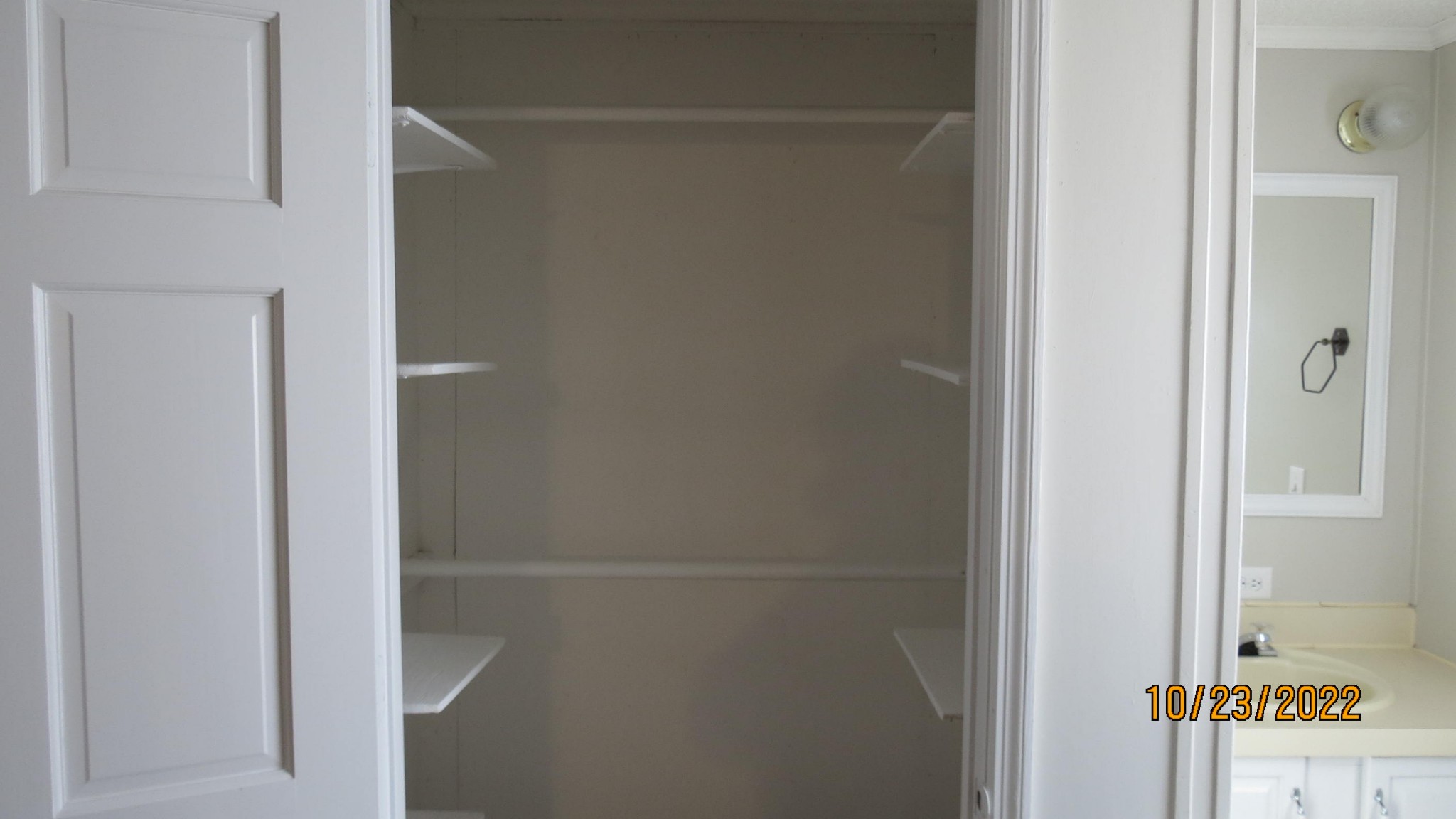 2046 Old Snow Hill Road Dowelltown, TN 37059 - Photo 13 of 34 a close view of a bathroom