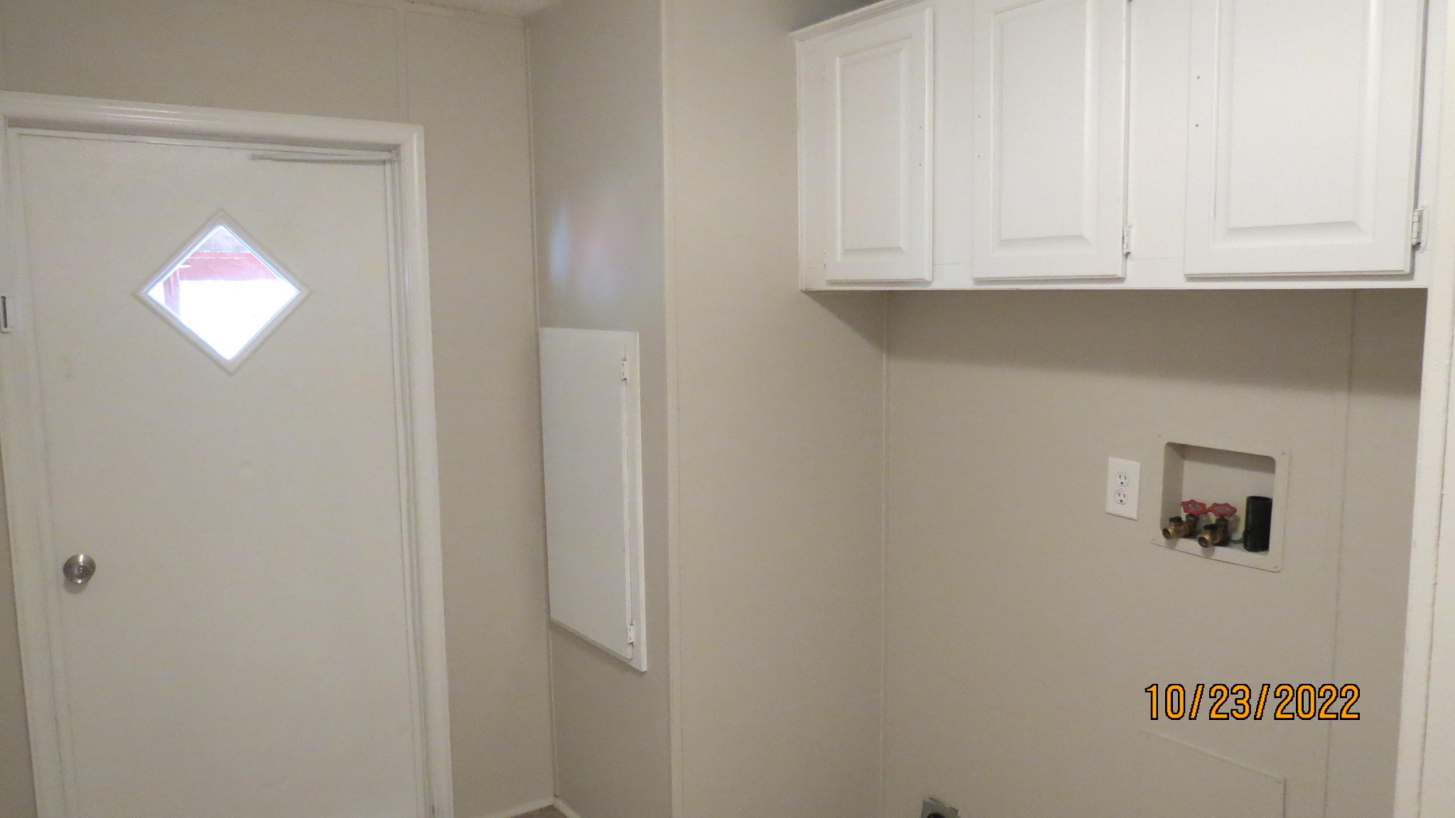 2046 Old Snow Hill Road Dowelltown, TN 37059 - Photo 25 of 34 a view of cabinets and window