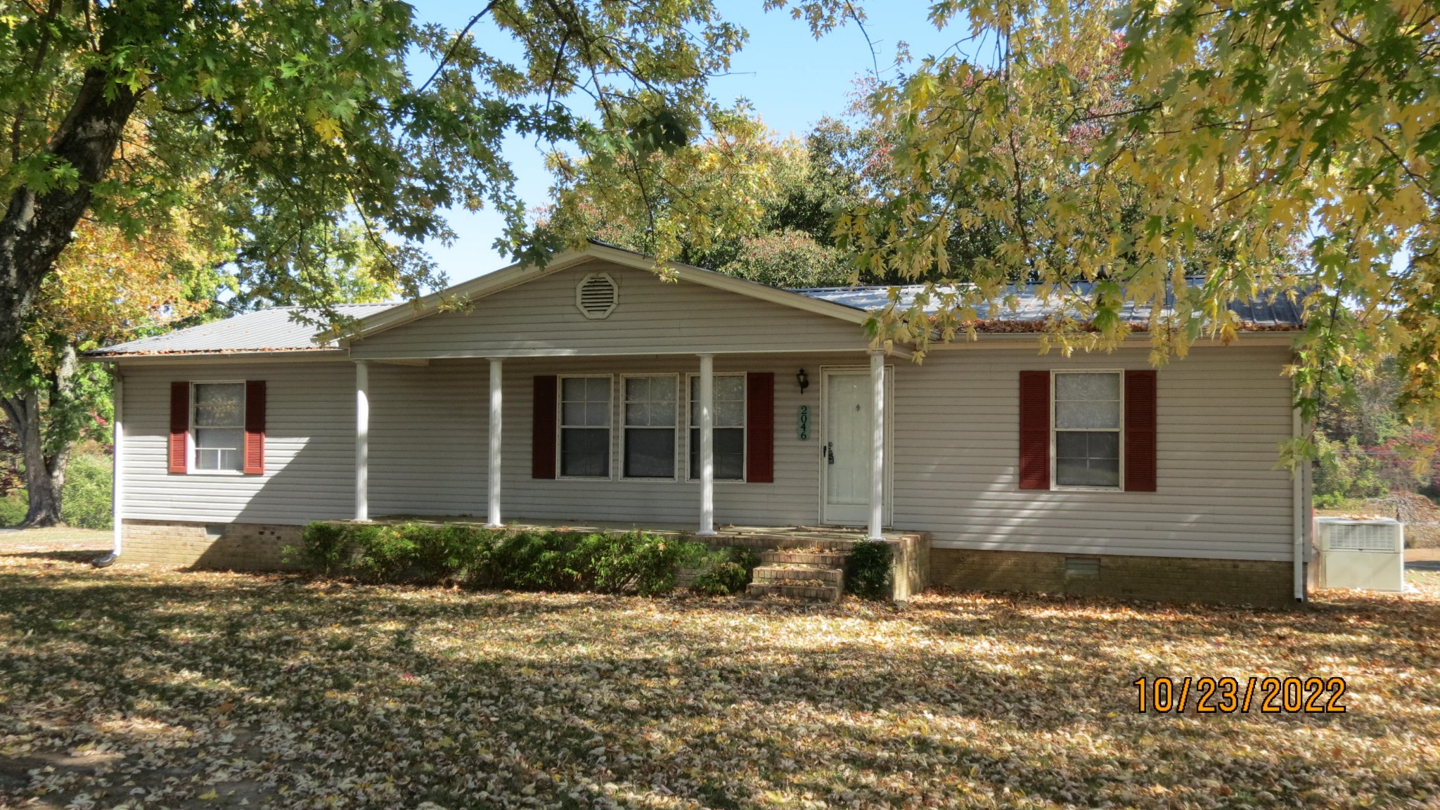 2046 Old Snow Hill Road Dowelltown, TN 37059 - Photo 3 of 34 front view of a house with a yard
