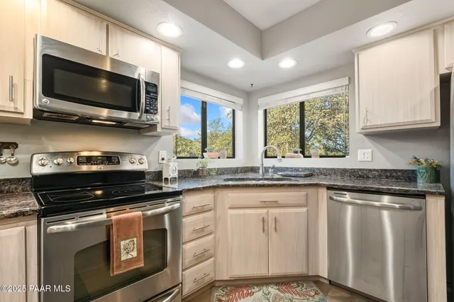 $650,000 | 8 Pinehurst Drive, Prescott, AZ 86305