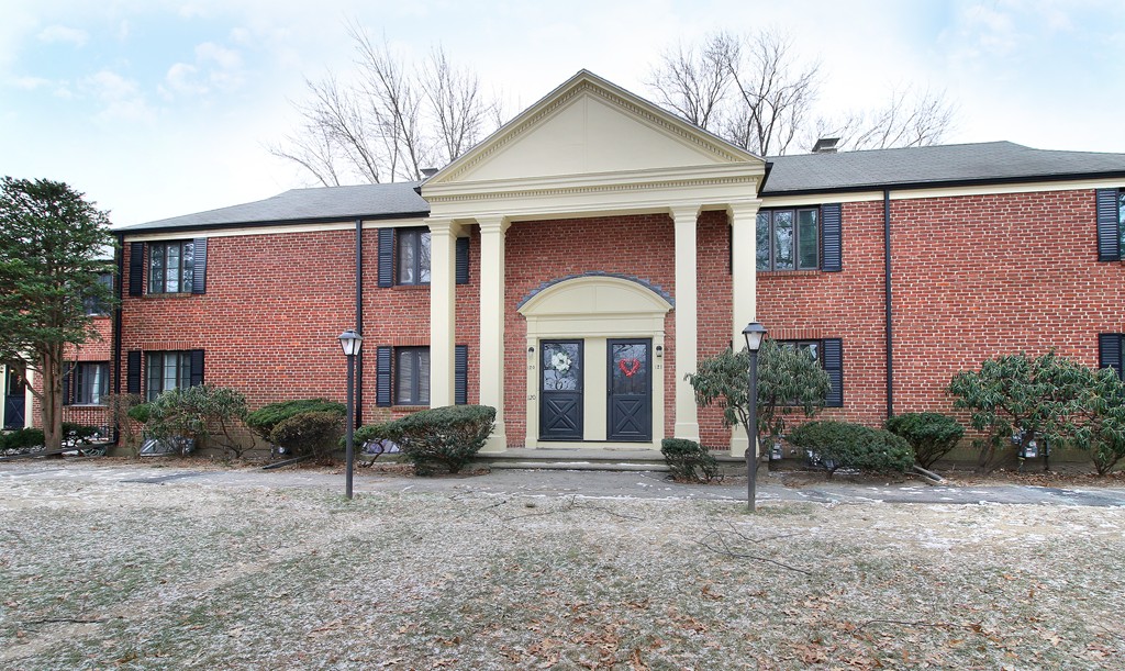 120 Pierce Road, Unit 120 Watertown, MA 02472 - Photo 1 of 16 Gallery Image 1