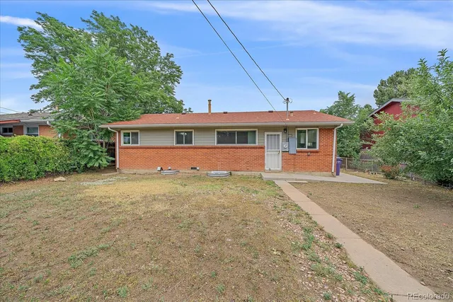 a picture of a bench in front of a