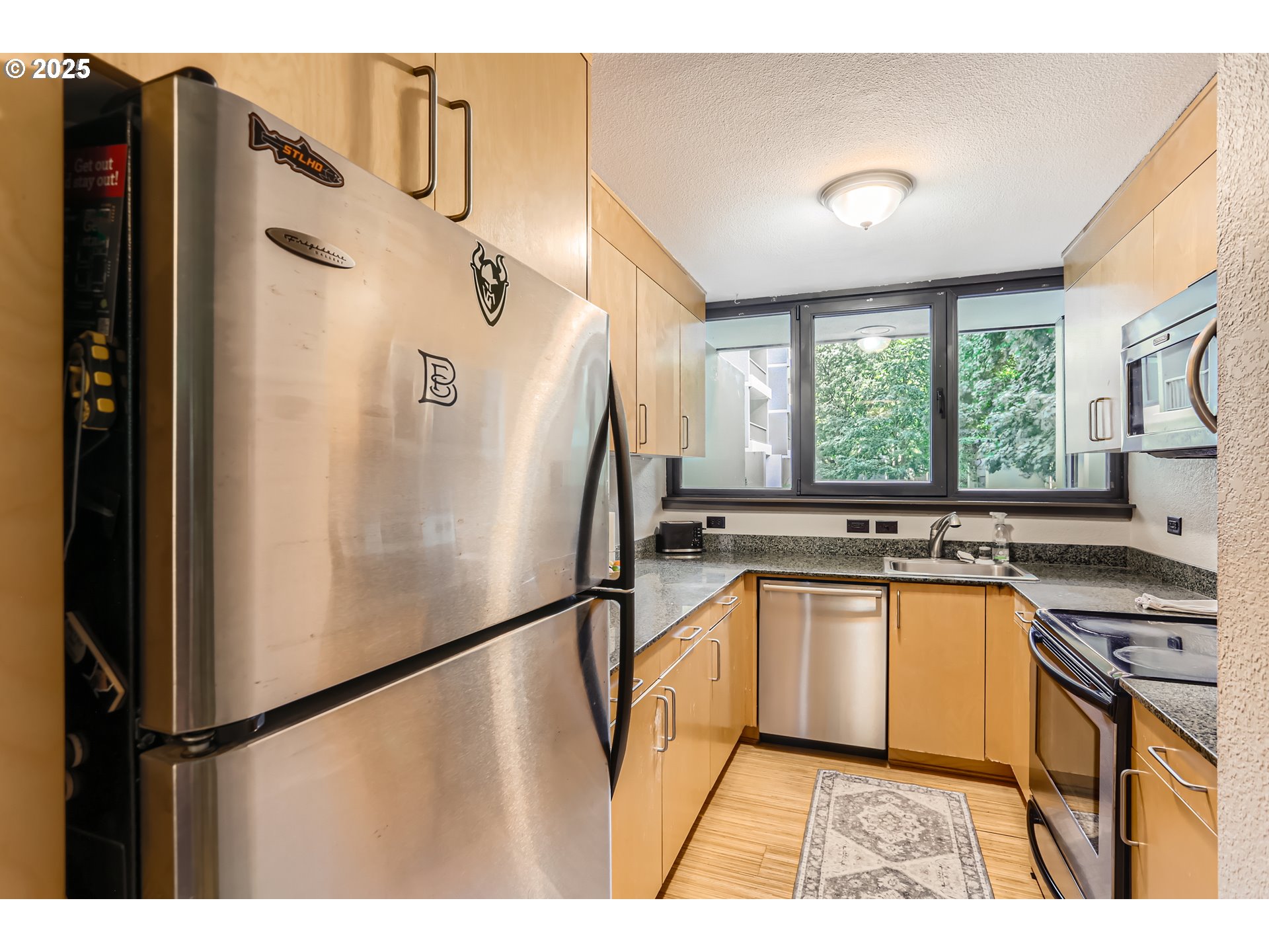 255 Southwest Harrison Street, Unit TH1 Portland, OR 97201 - Photo 15 of 40 Kitchen