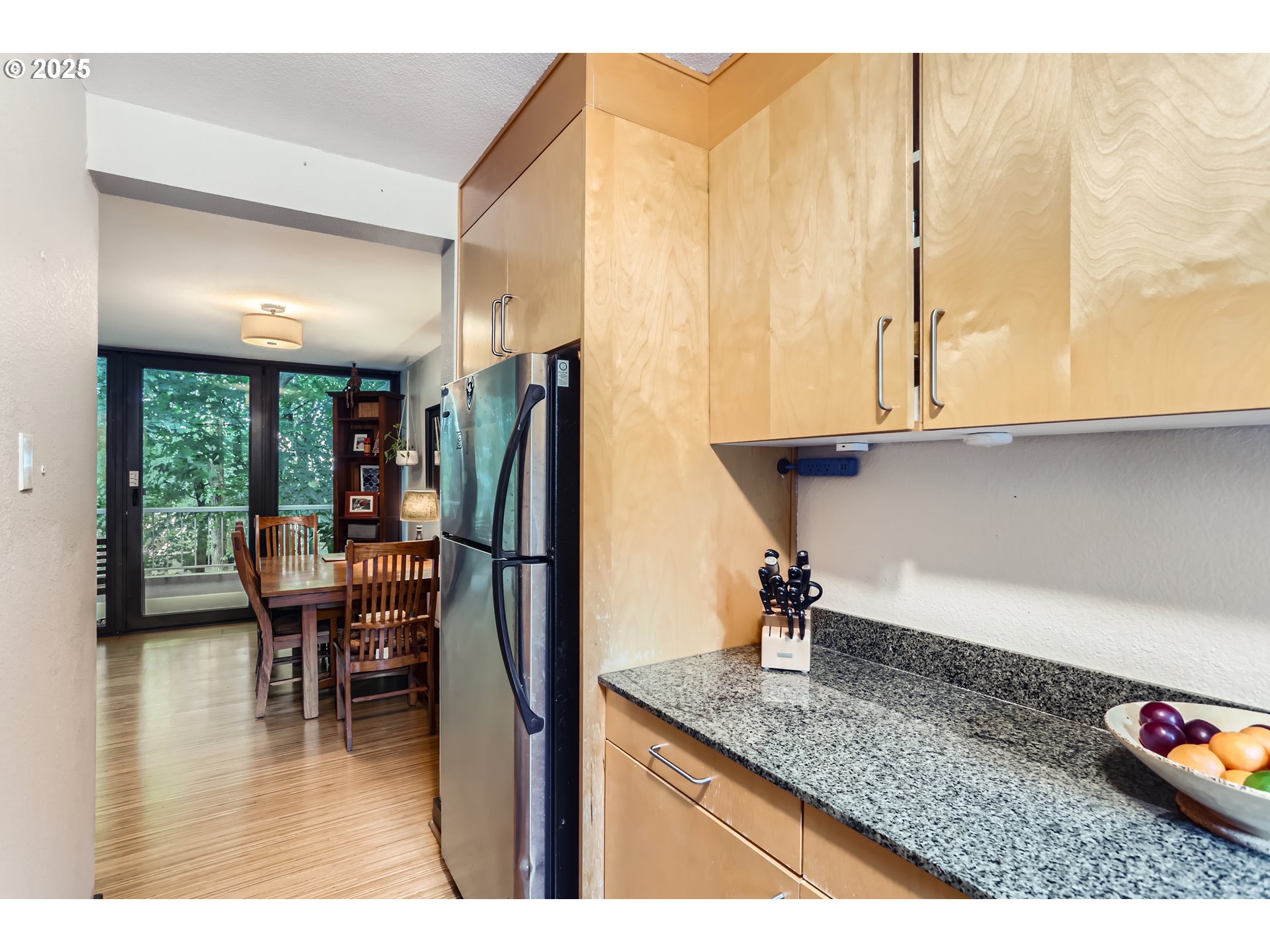 255 Southwest Harrison Street, Unit TH1 Portland, OR 97201 - Photo 18 of 40 Kitchen/Dining Room