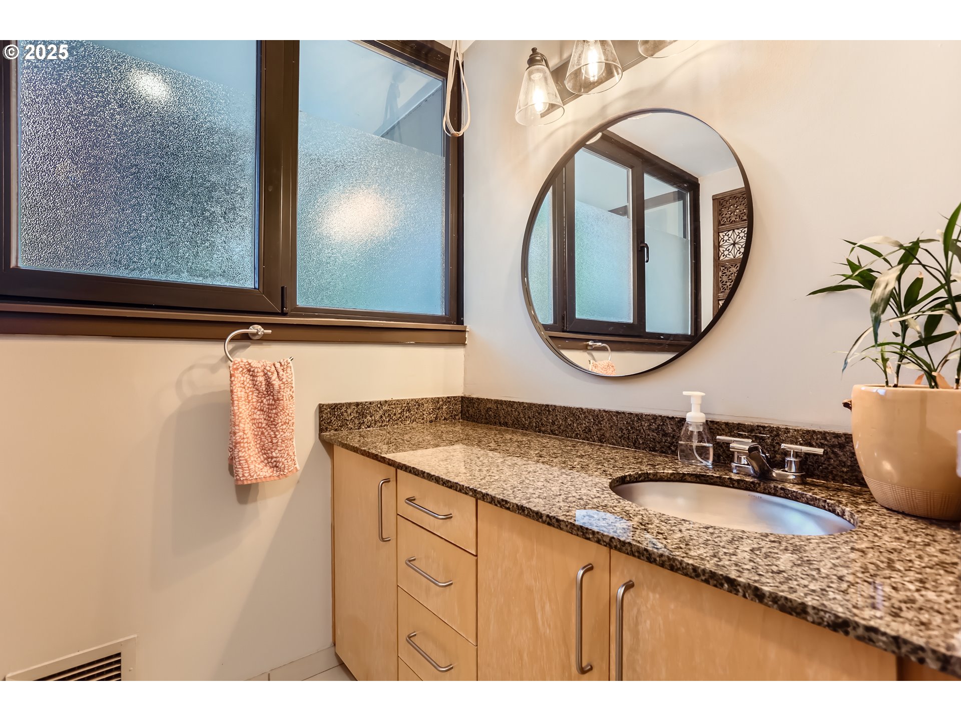 255 Southwest Harrison Street, Unit TH1 Portland, OR 97201 - Photo 19 of 40 Bathroom