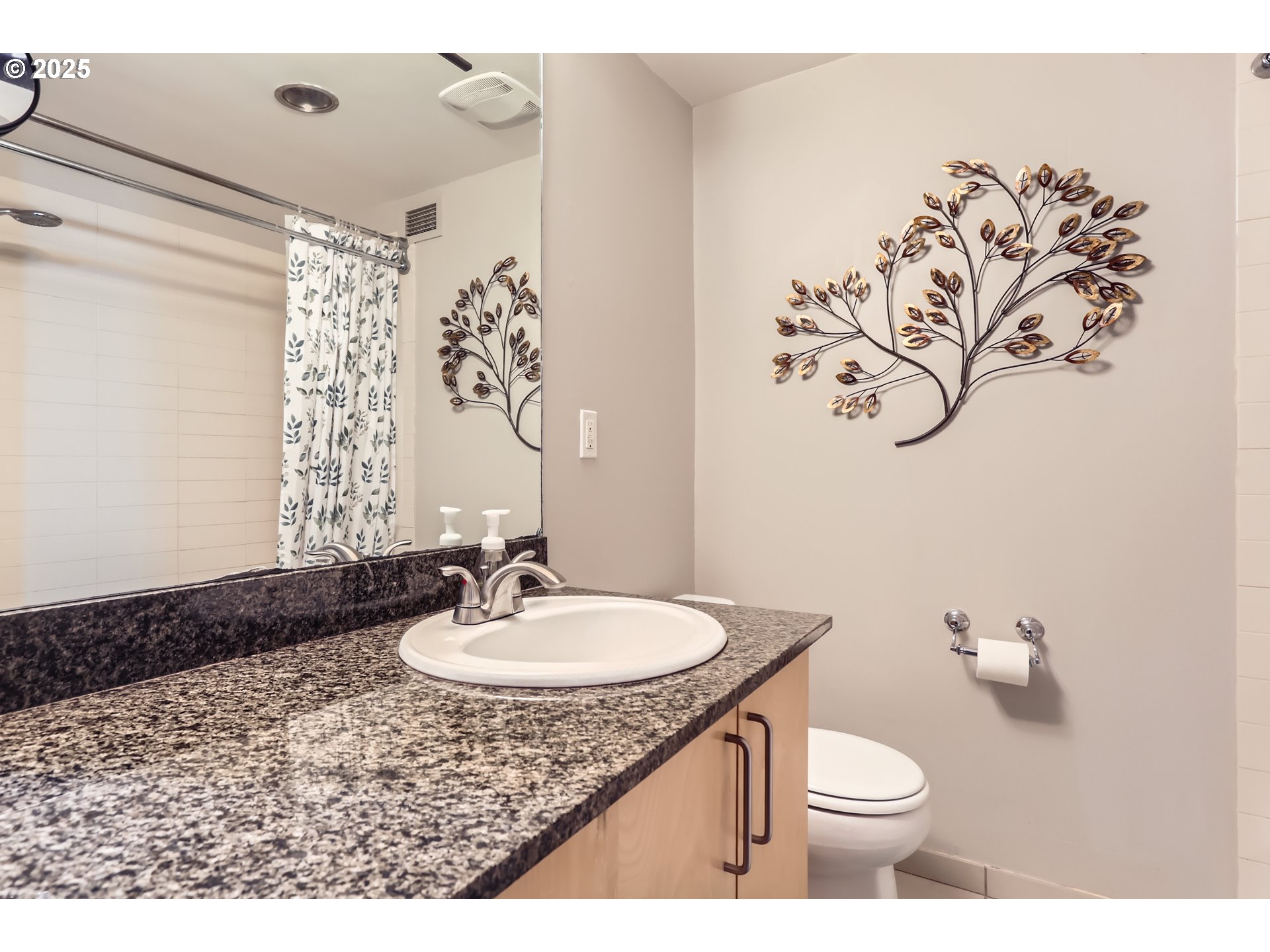 255 Southwest Harrison Street, Unit TH1 Portland, OR 97201 - Photo 23 of 40 Bathroom