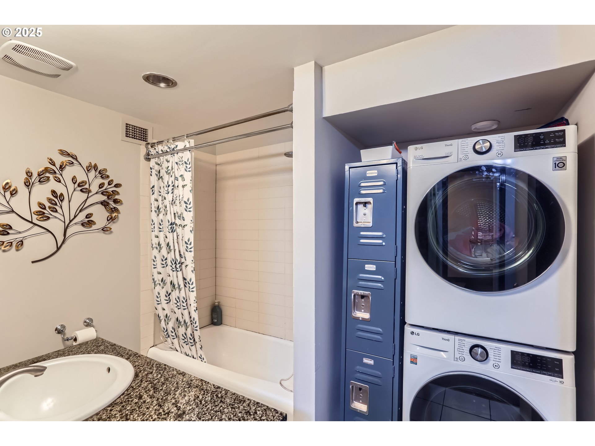 255 Southwest Harrison Street, Unit TH1 Portland, OR 97201 - Photo 24 of 40 Laundry