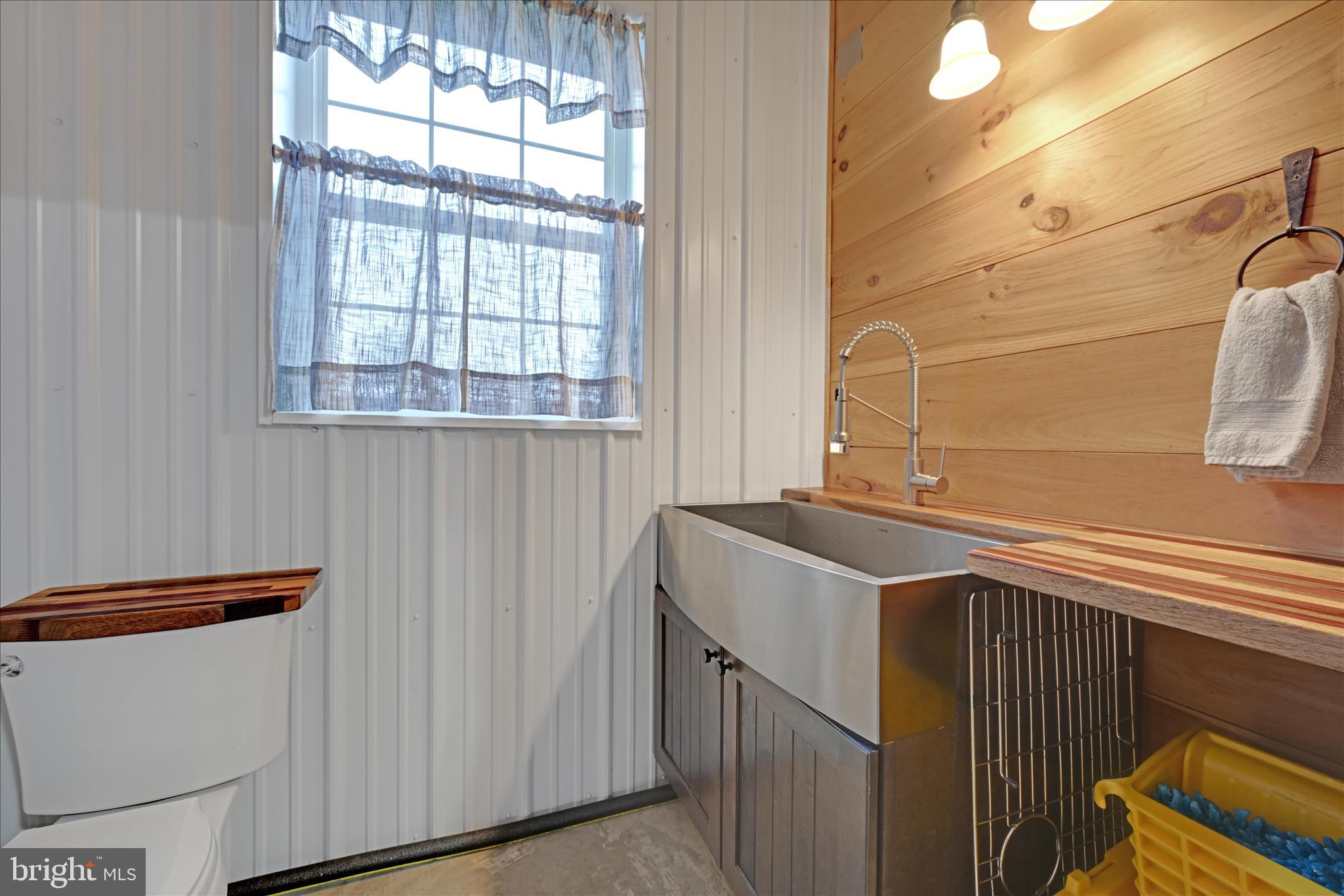 460 Shirksville Road Jonestown, PA 17038 - Photo 28 of 42 a utility room with dryer and washer