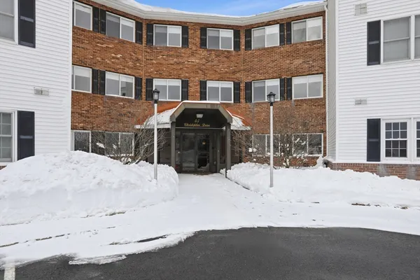 $384,000 | 45 Christopher Drive, Unit 106, Methuen, MA 01844