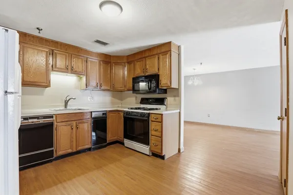 $374,000 | 45 Christopher Drive, Unit 106, Methuen, MA 01844