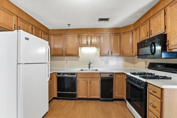 $374,000 | 45 Christopher Drive, Unit 106, Methuen, MA 01844