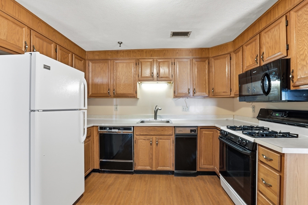 45 Christopher Drive, Unit 106 Methuen, MA 01844 - Photo 17 of 34