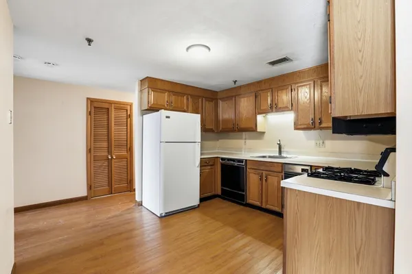 $374,000 | 45 Christopher Drive, Unit 106, Methuen, MA 01844