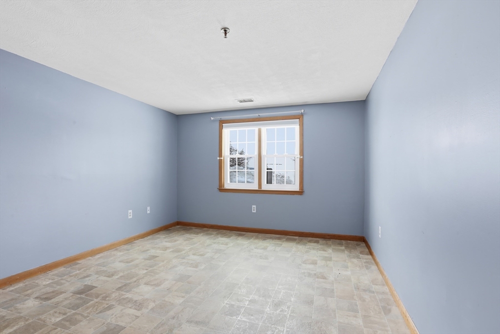 45 Christopher Drive, Unit 106 Methuen, MA 01844 - Photo 5 of 34