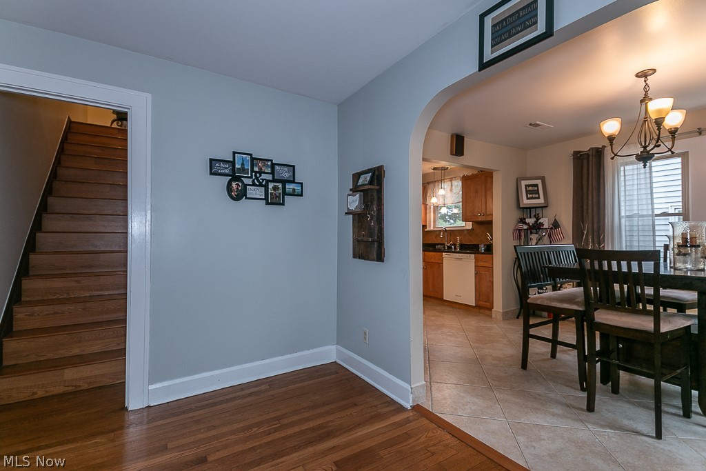 1700 Lyndhurst Road Lyndhurst, OH 44124 - Photo 10 of 35